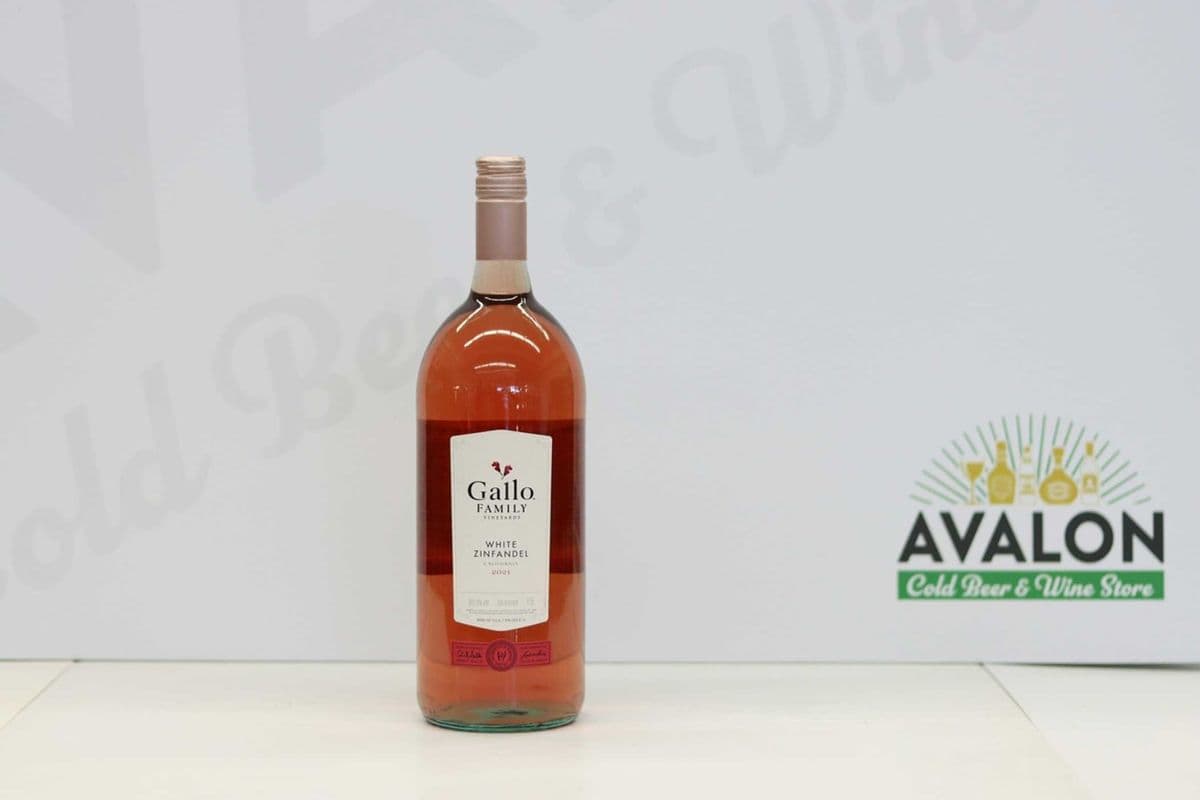 E&J Gallo White Zinfandel 1.5L Bottle (1 x 1.5L)