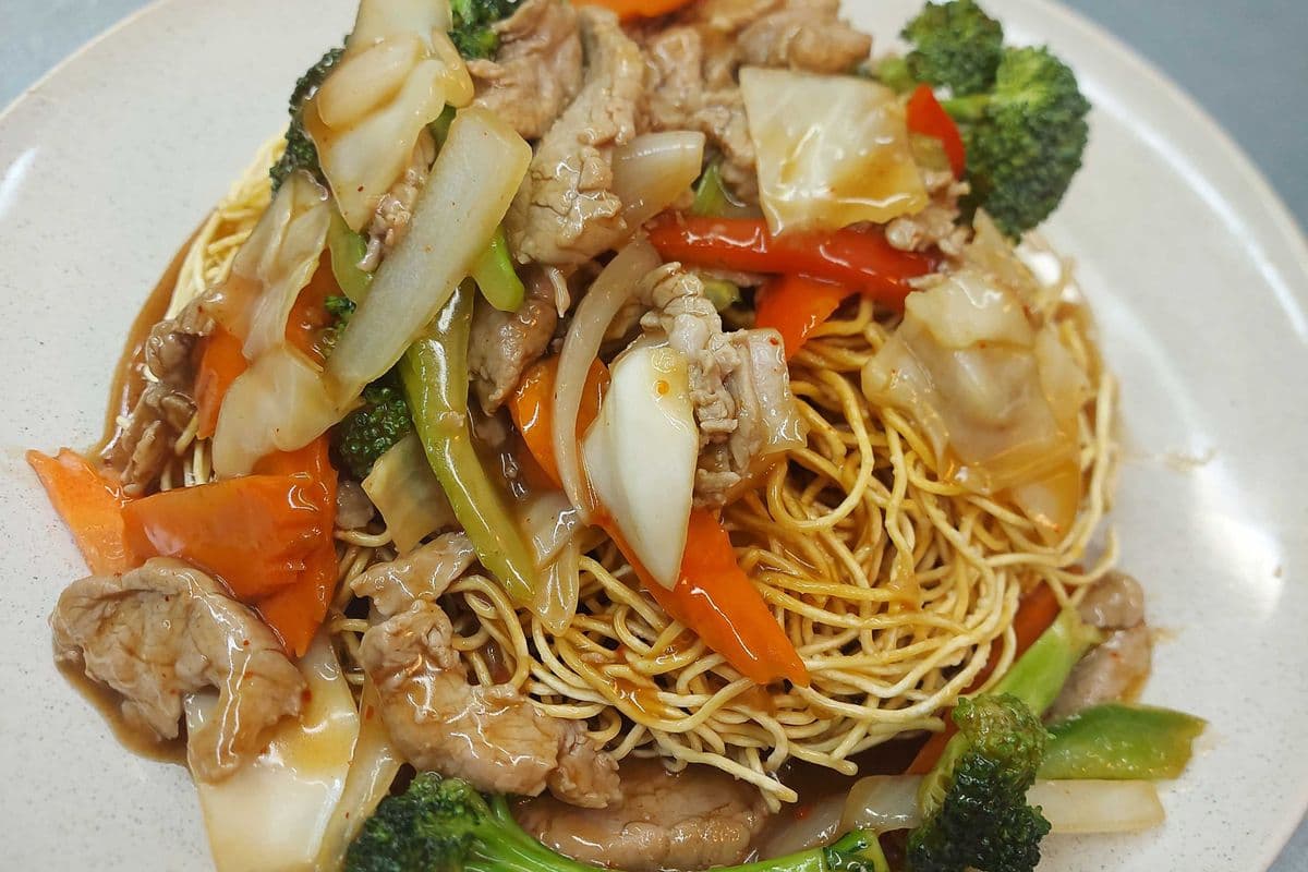 Mee Krob ( crispy noodles)