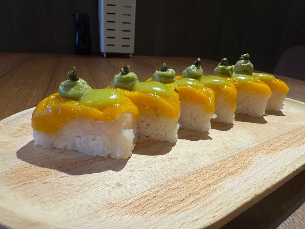 Mango Scallop Oshi