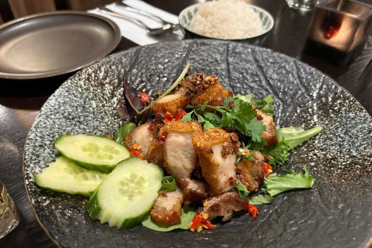 The Savory | หมูกรอบคั่วพริกเกลือ + ข้าวสวย