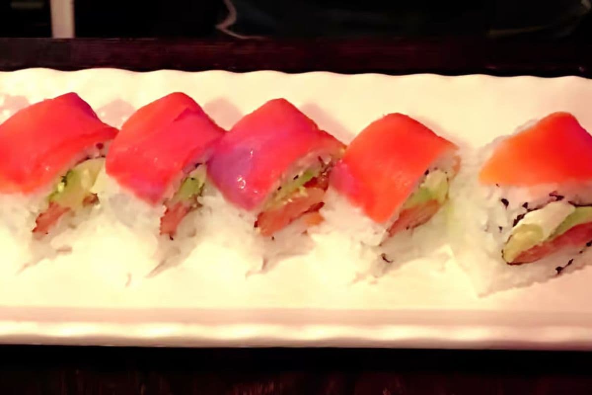 S05. Philly Roll (8 pcs)