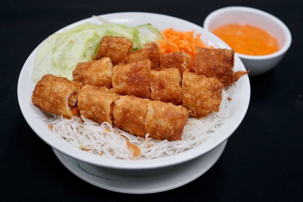 98. Three Vietnamese Spring Rolls (E6)