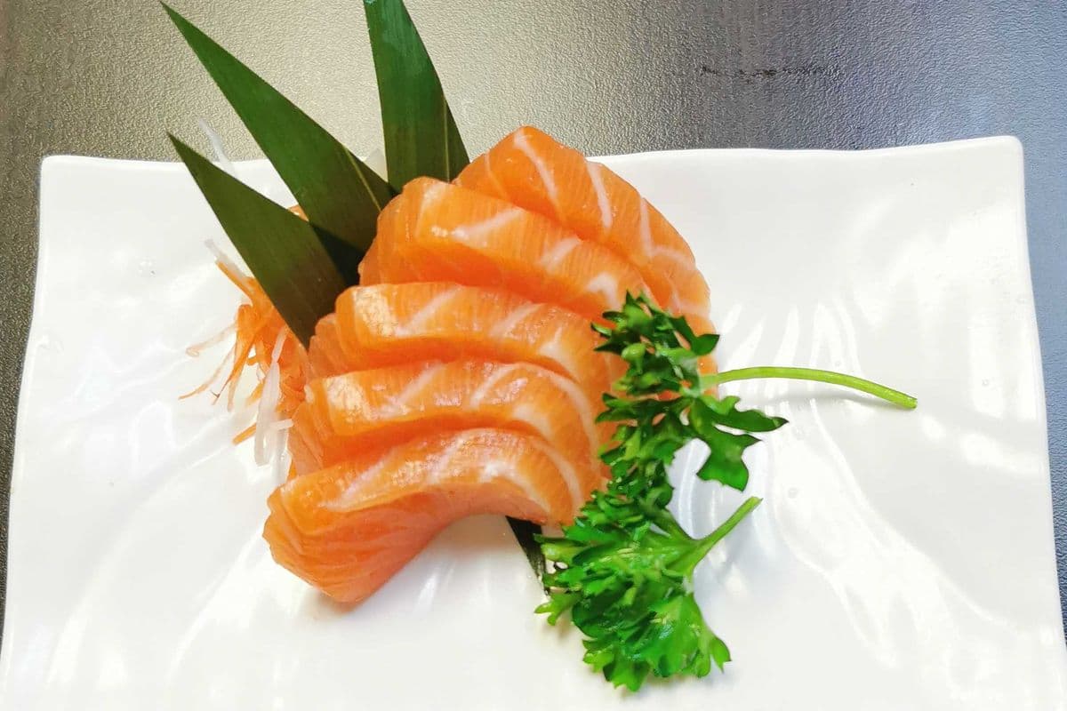 Salmon Sashimi (5 pcs)