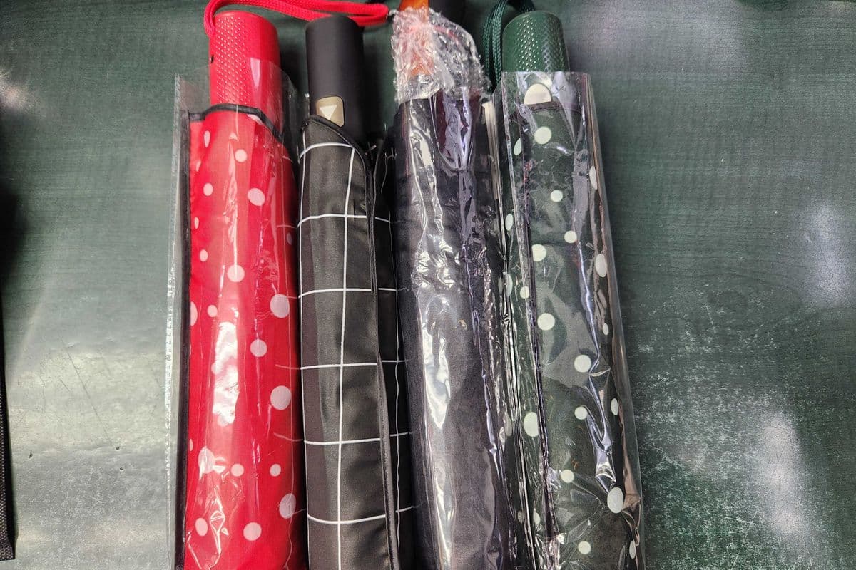Umbrella Random Design/Color - Parapluie Design/Couleur Aléatoire