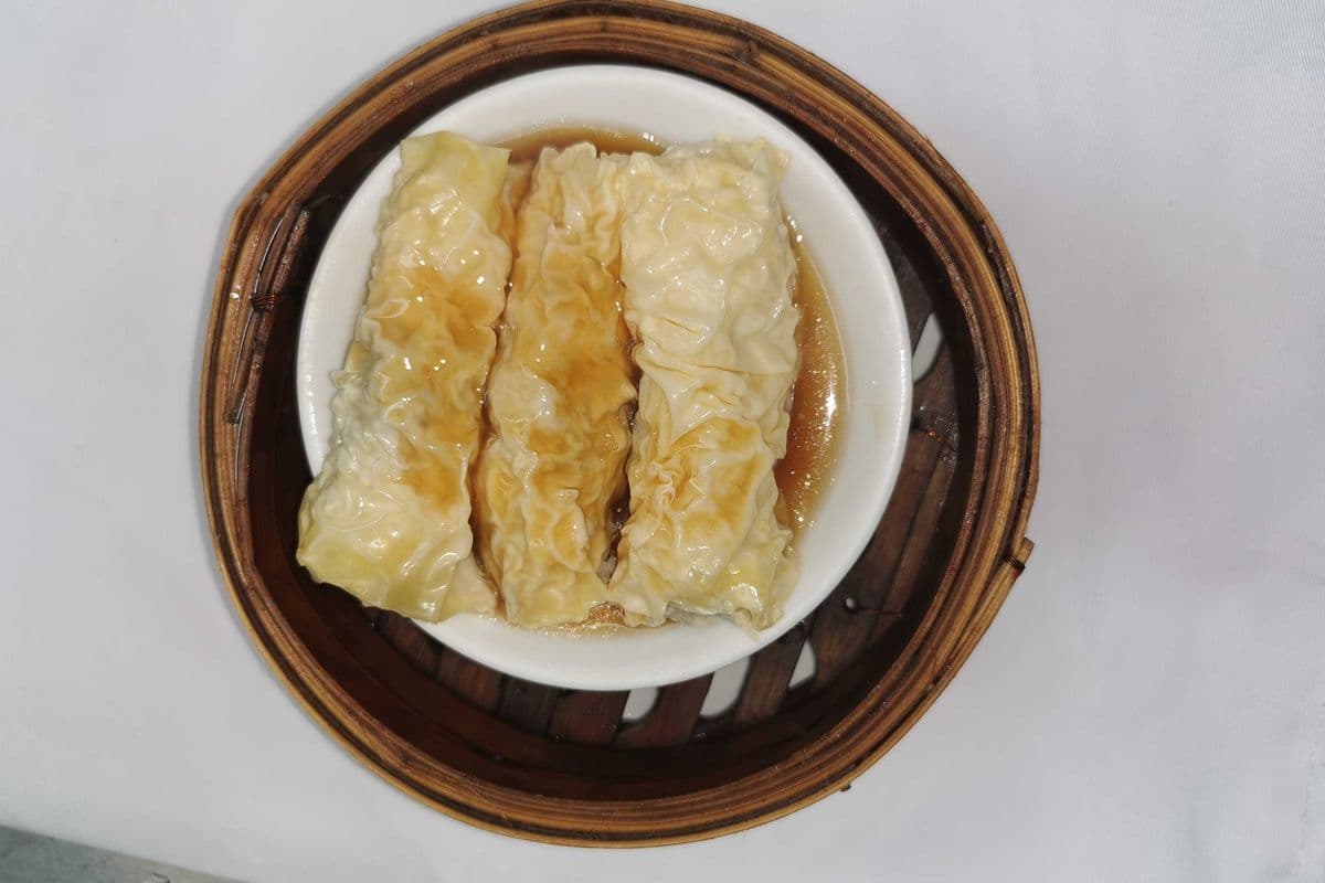 16. Bean Curd Sheet w/Shrimp and Wild Mushroom 鲜虾野菌鲜竹卷