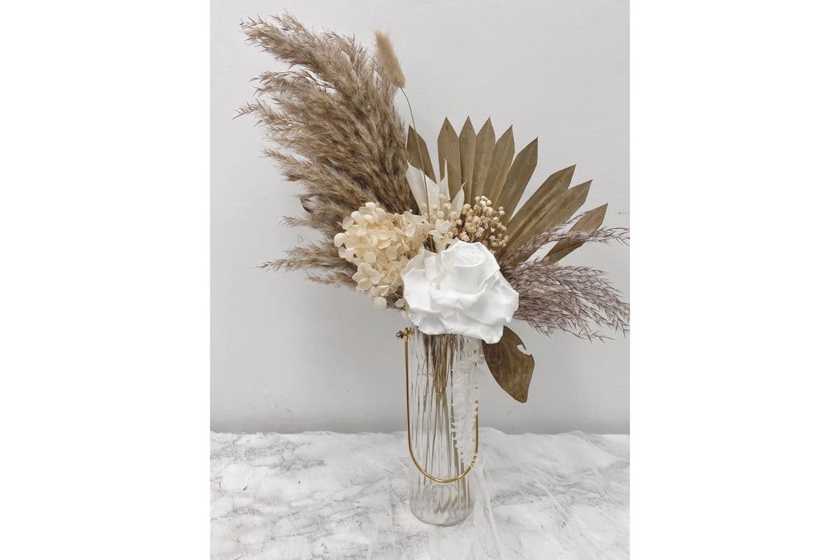 Dry meets Preserve arrangement
