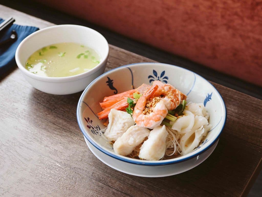 S08 - Mixed Seafood Noodle Bowl