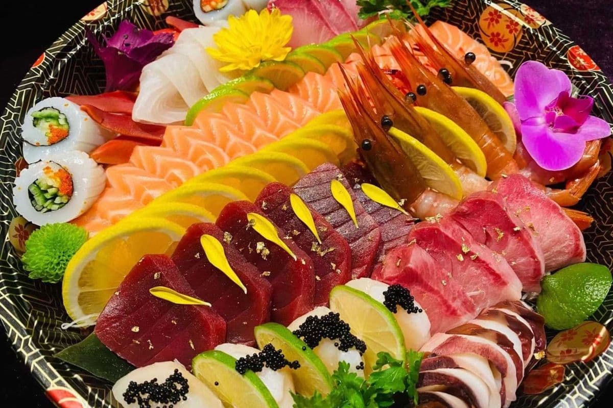 T-8 Sashimi (70 pcs)