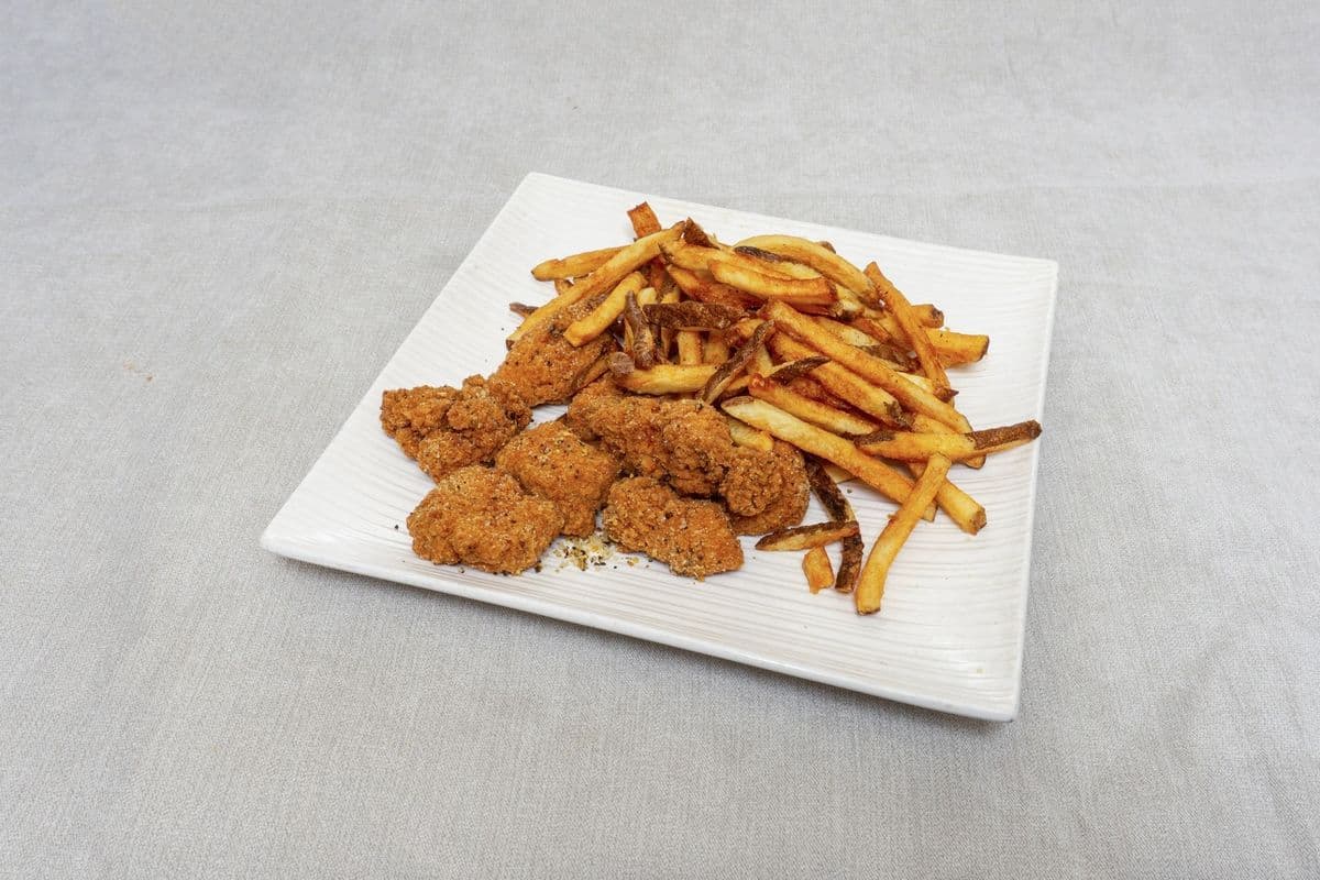Boneless Wings and Fries