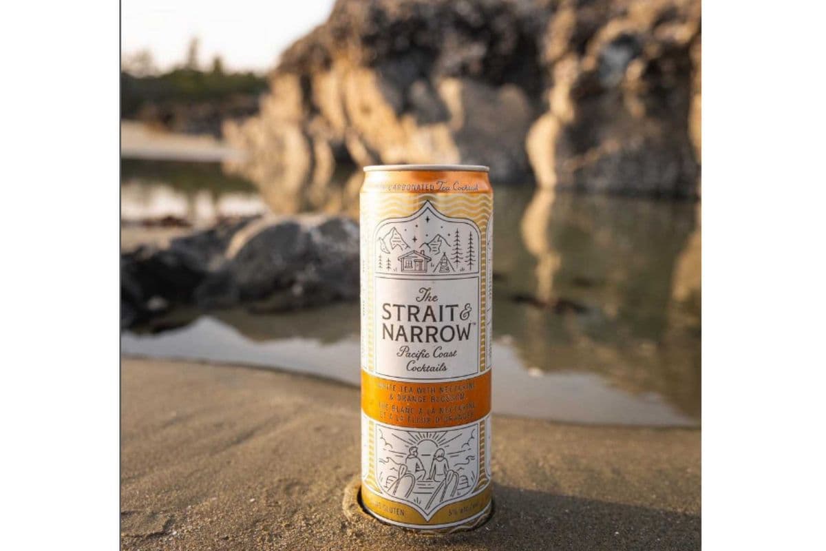 STRAIT & NARROW WHITE TEA WITH NECTARINE (4 x 355ML)