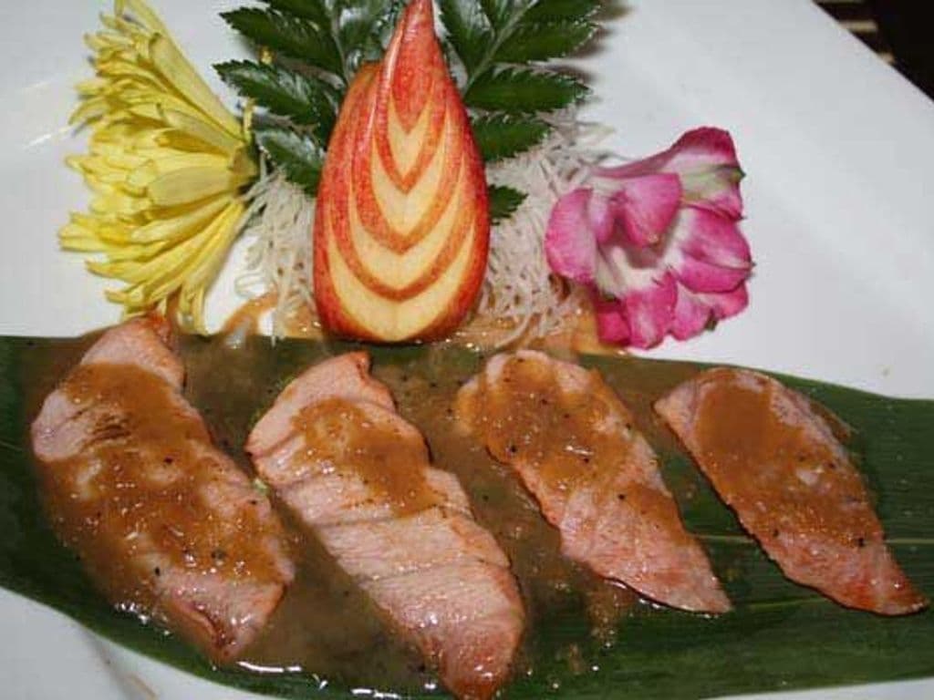 Salmon Tataki (8pcs)