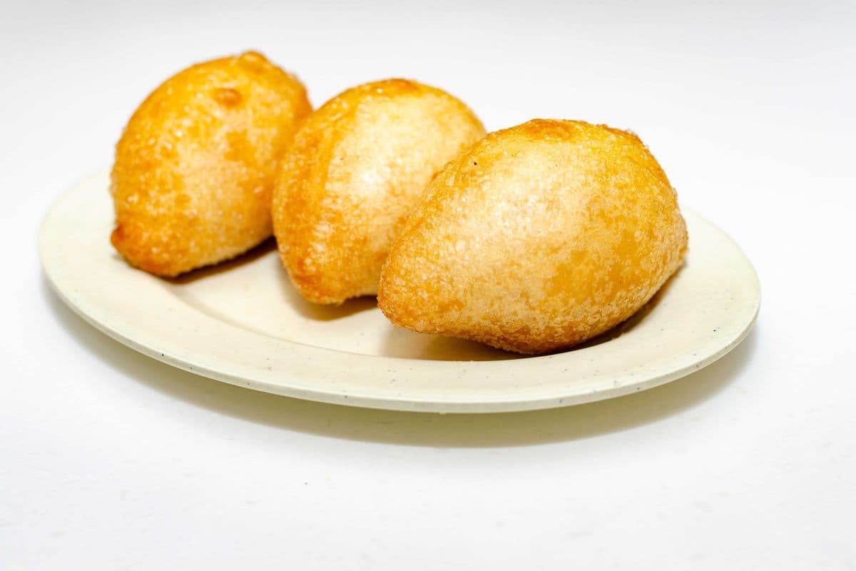 Deep-Fried Salted Dumpling with Pork Filling 鹹水餃