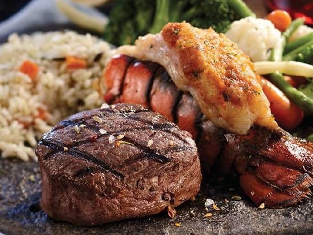  New York Striploin(12 oz) et queue de homard 
