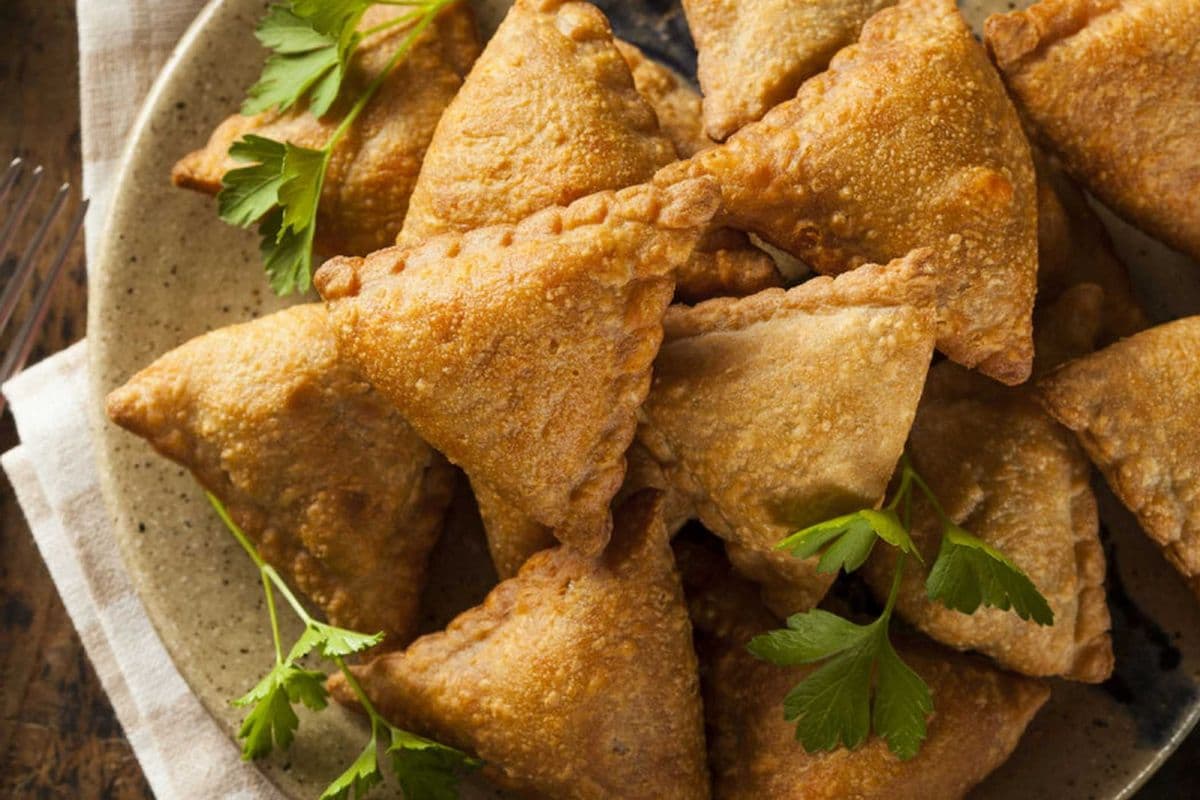 18. Samosa (6 pcs)