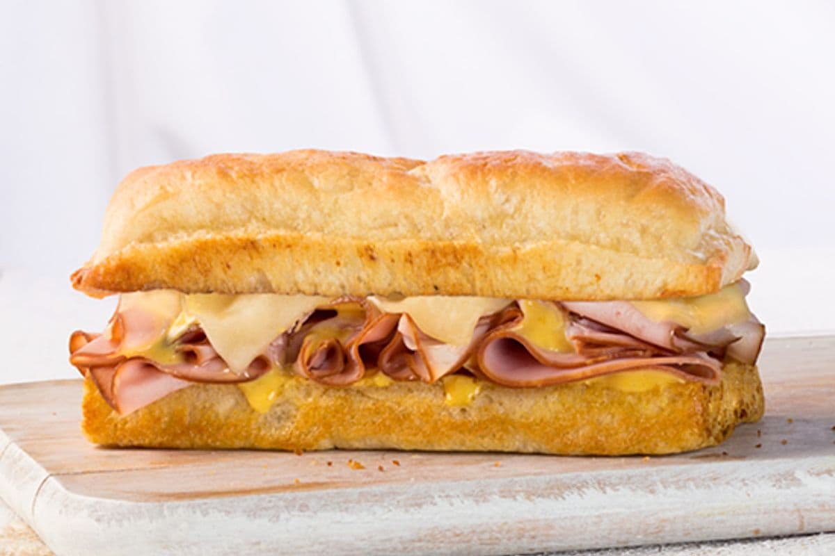 Ham and Swiss Sandwich (750 Cal)