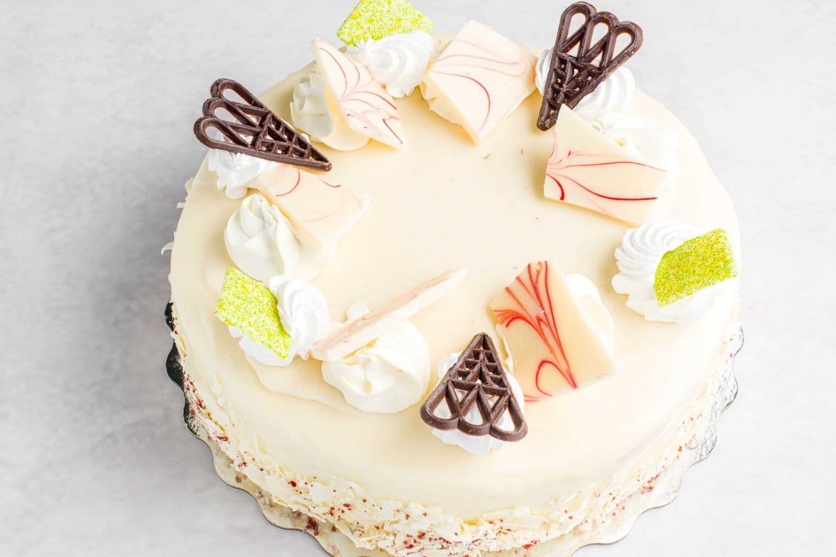 White Chocolate Raspberry 8" Cake