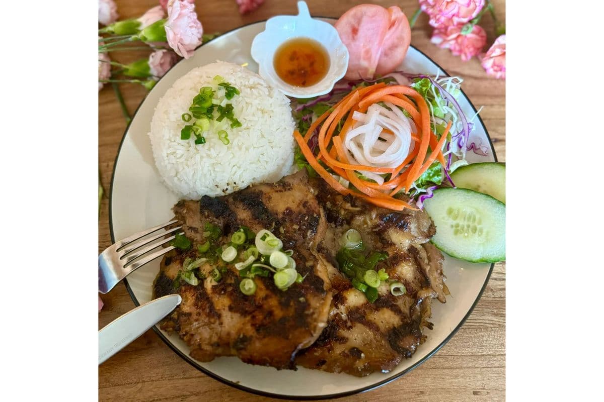 BBQ Meats on Rice - Com Suon Hoac Ga