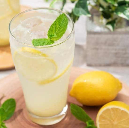 Lemonade / 柠檬水