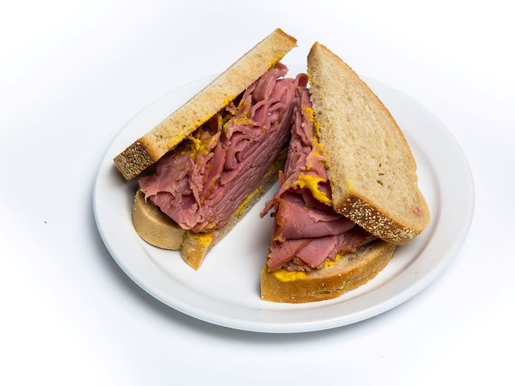 Sandwich à la viande fumée / Smoked Meat Sandwich