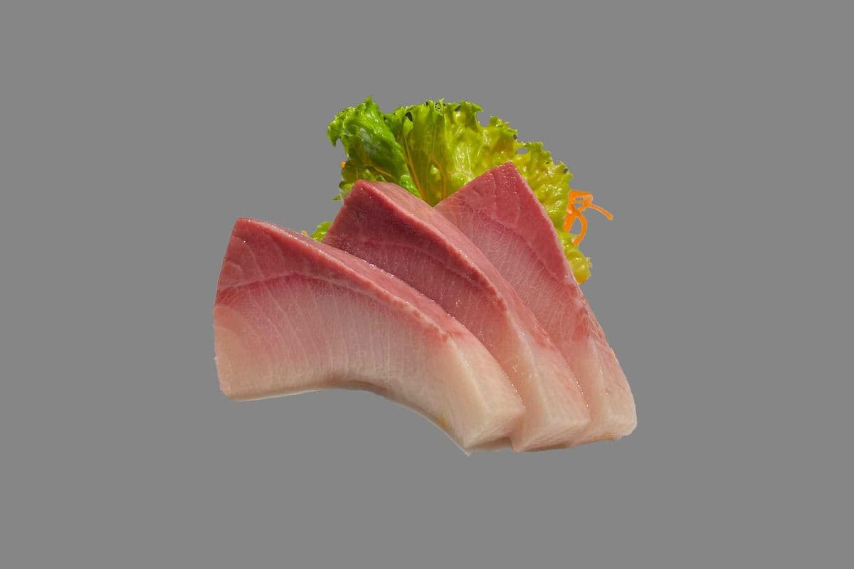 E3. Yellowtail Sashimi (Hamachi)