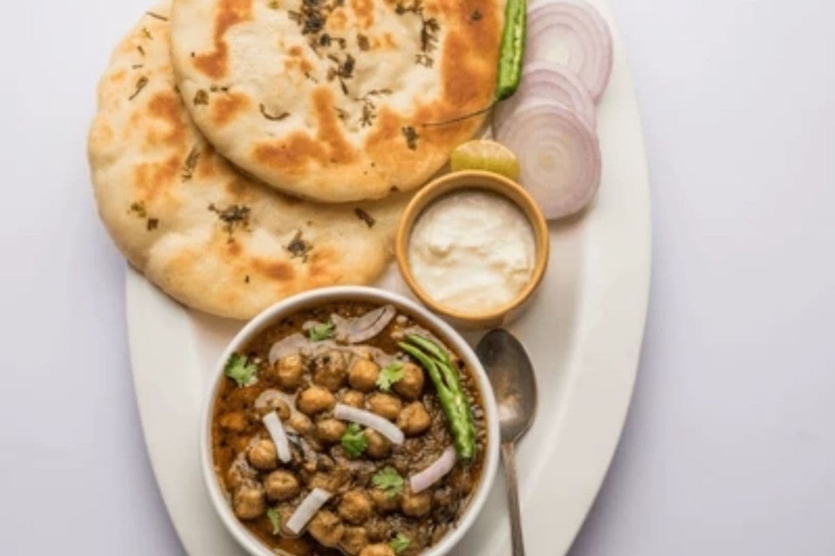 Chana Kulcha Plate