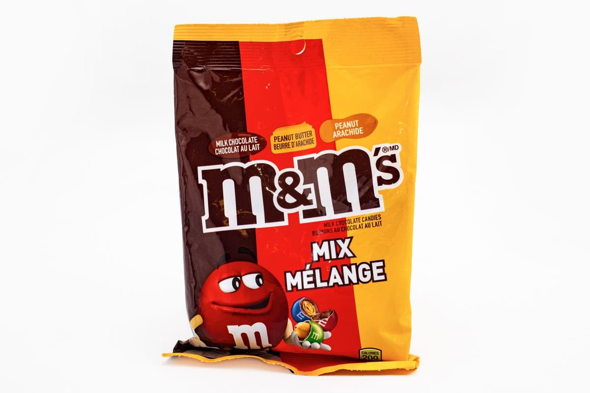 M&M's Classic Mix Peg Pack (95g)