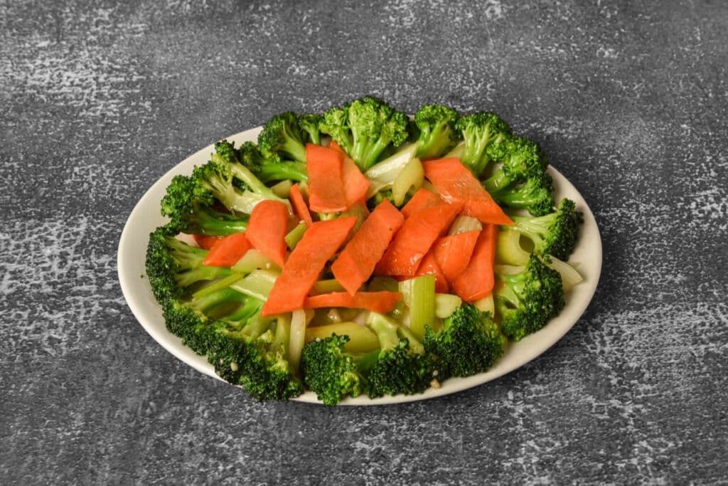 K6. Mixed Veggie and Broccoli