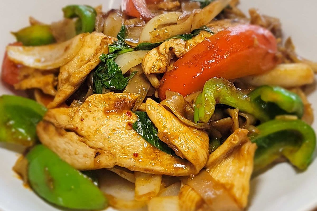N2. Drunken Noodles (Pad Kee Mao)