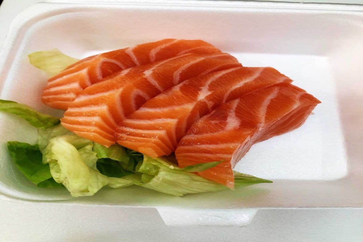 Salmon Sashimi (4 pcs)