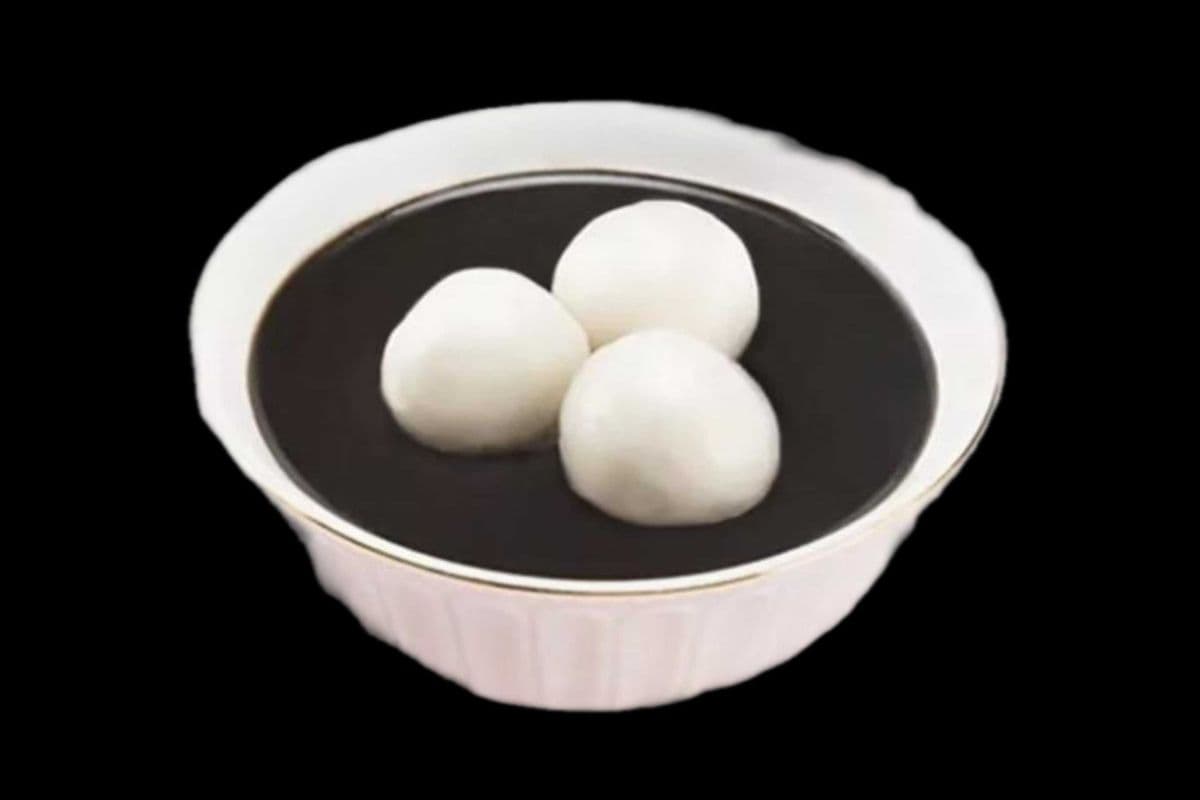 Sesame Paste with Sesame Balls 黑芝麻糊加黑芝麻汤圆
