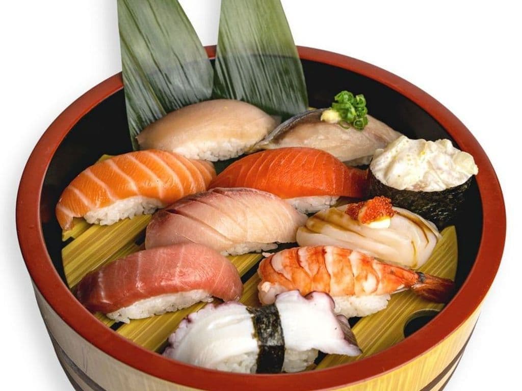 Chef's Choice Sushi (10 pcs)