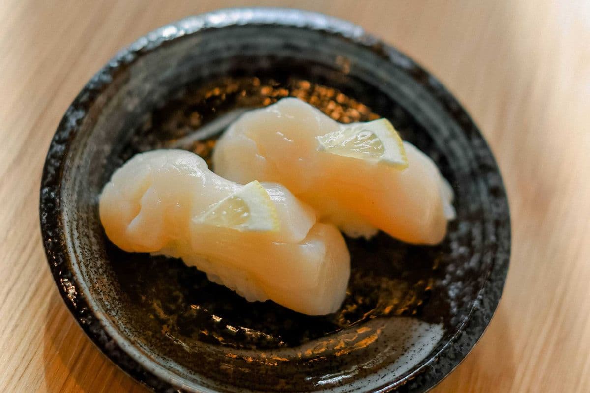 Hotate Sushi (Scallops) (2 pcs)