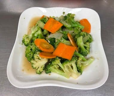 Broccoli with Garlic Sauce / 蒜蓉西兰花