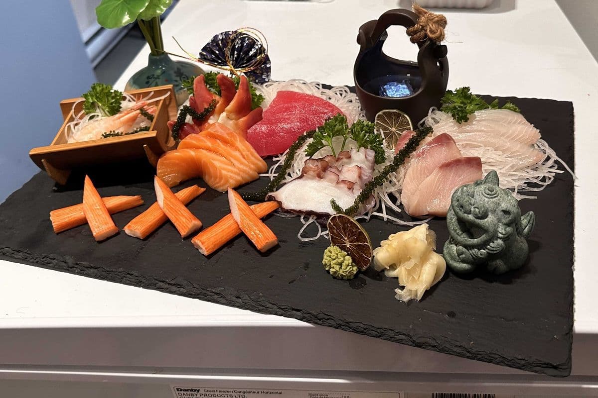 Medium Sashimi ( 24pcs)