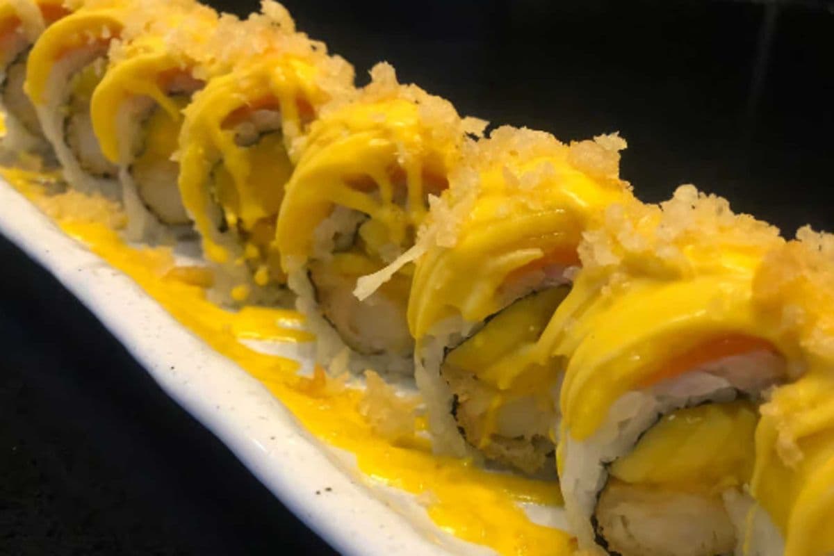 10. Mango Addict Special Roll (8 pcs)