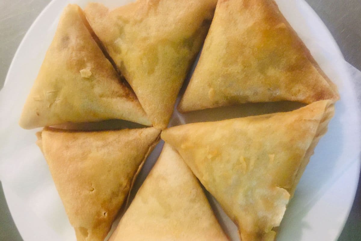 5. Curry Beef Triangle (6 pcs)