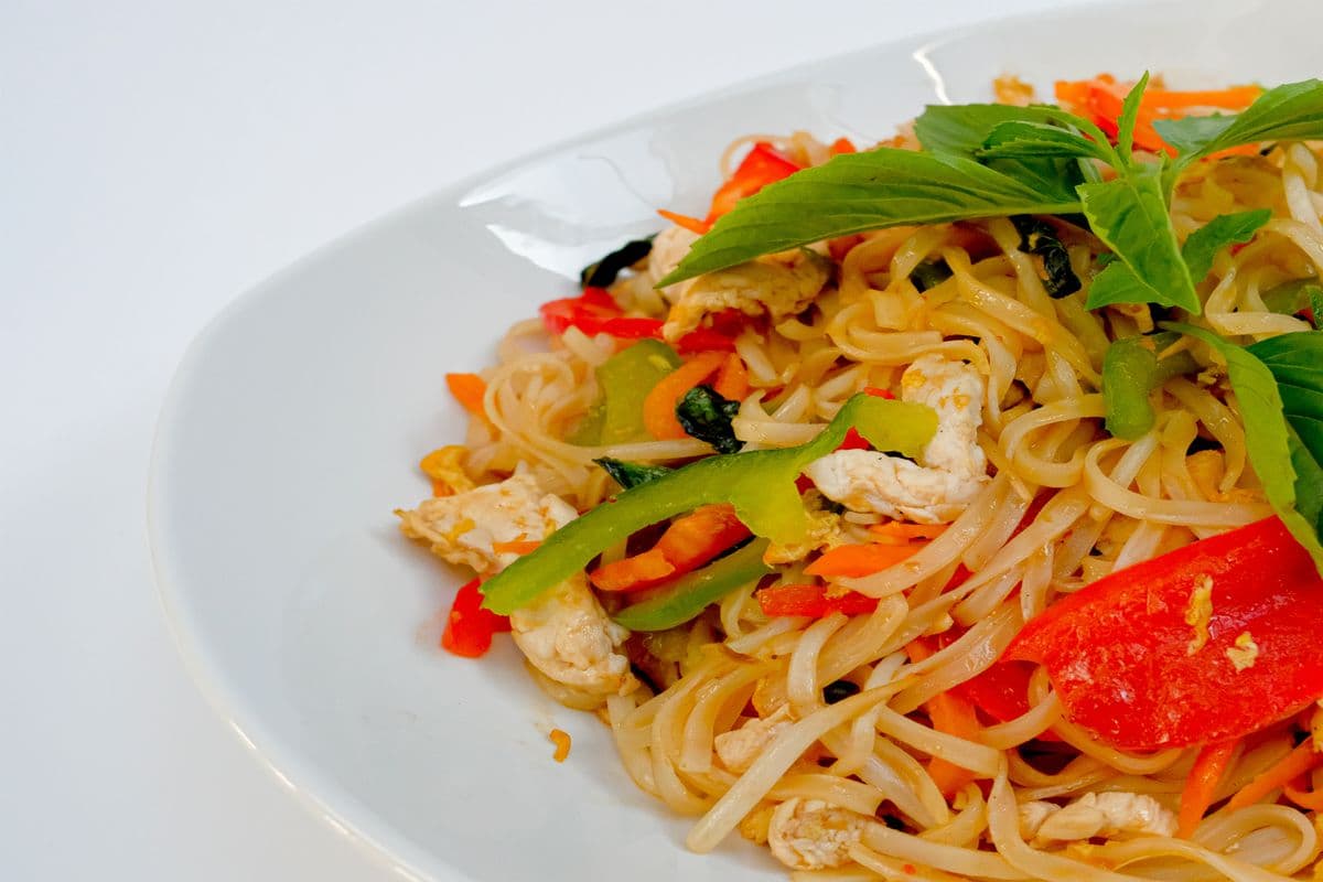 Thai Basil Noodles (Halal)