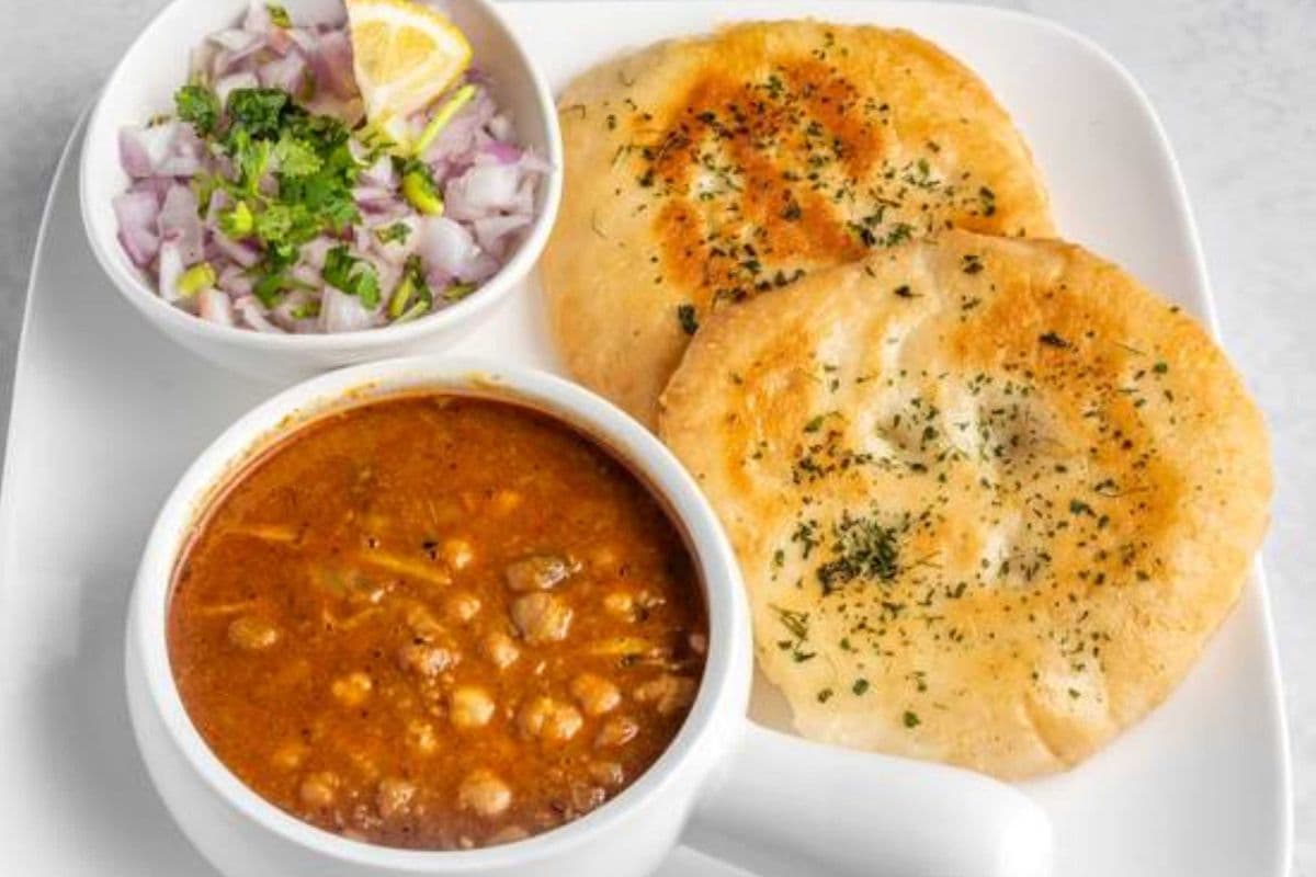 Chhole Kulche