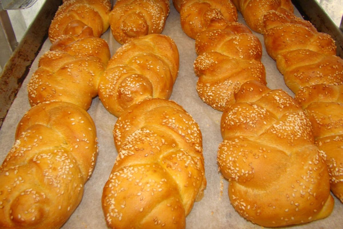 Long rouleau de challah / Long challah roll