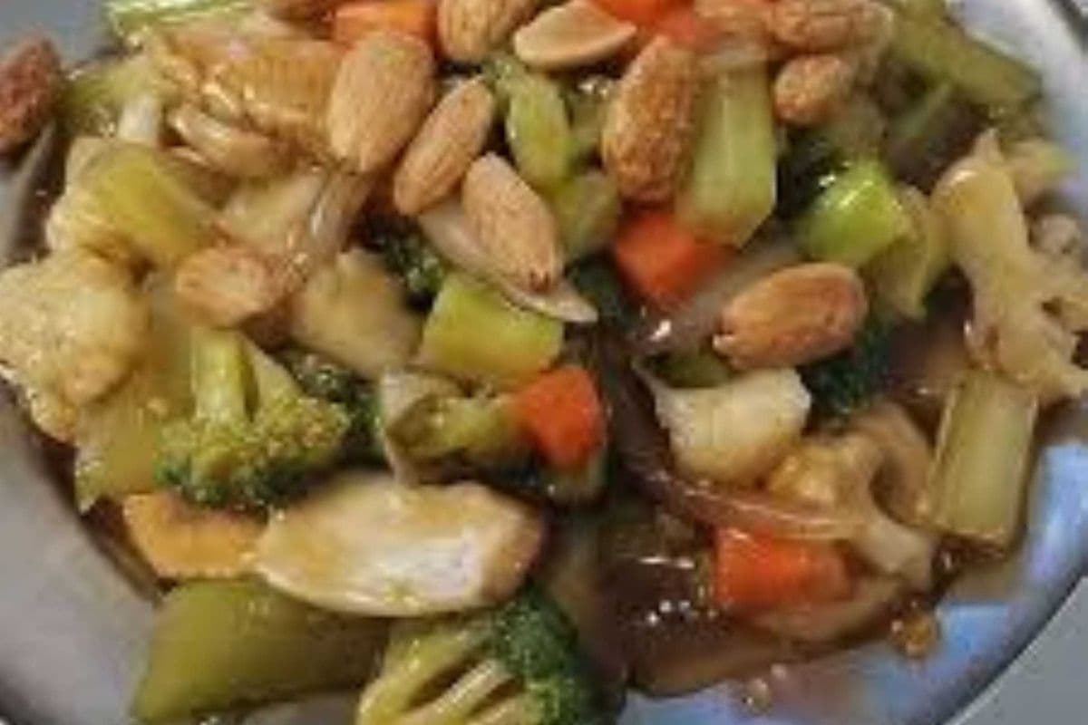 Almond Vegetable Ding (Spicy)