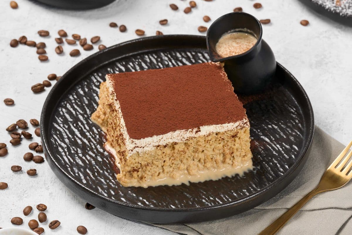 TIRAMISU MILK CAKE