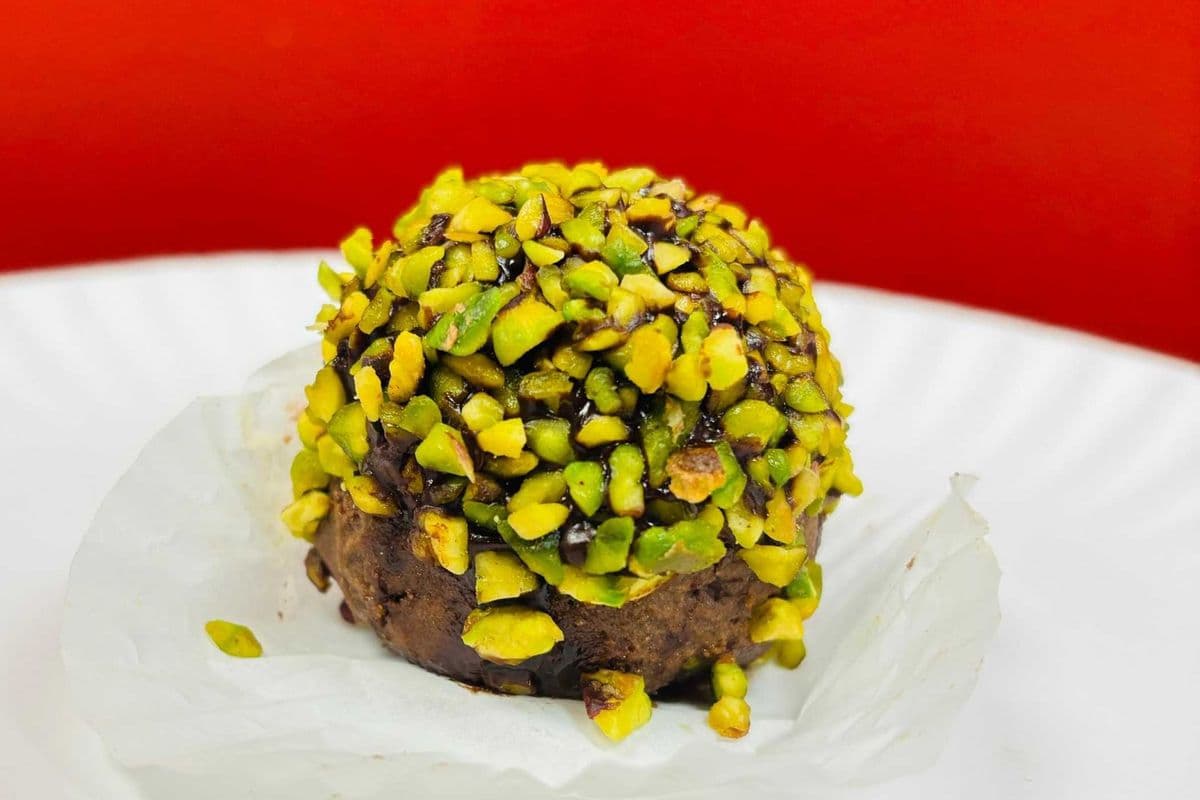 Pistachio Truffle (One Piece)
