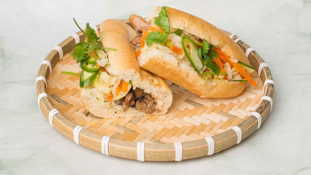 B4. GRILLED CHICKEN SANDWICH