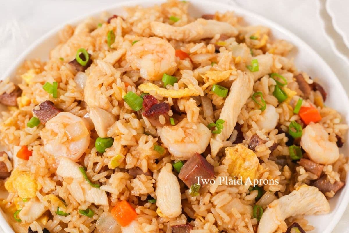 Special Fried Rice (Chicken, BBQ Pork, Shrimps) 特别炒饭
