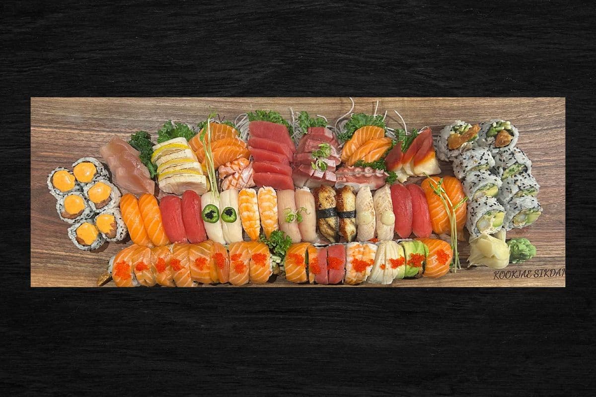 PT06. SASHIMI, Sushi & Roll Tray B (70pcs)