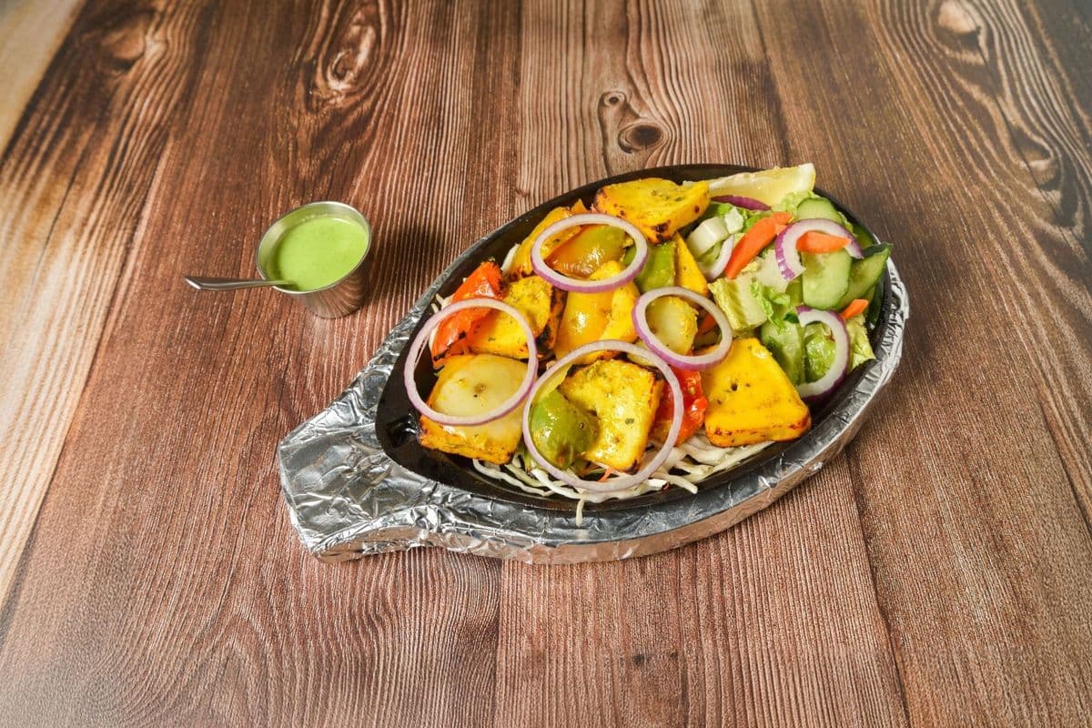Tandoori Paneer Tikka (6 Pcs)