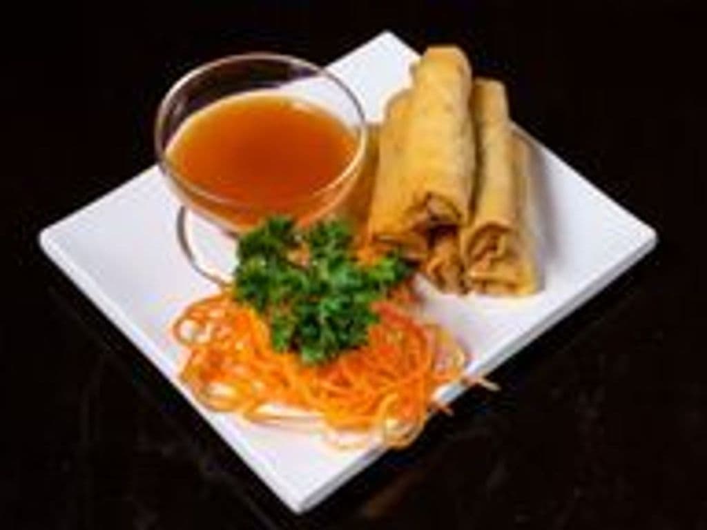 19. Vegetable Spring Rolls (6 Pieces)