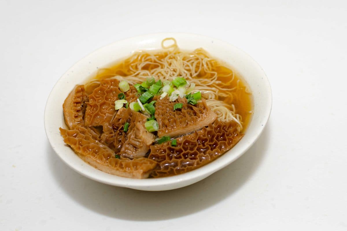 159 Stewed Beef Tripe with Noodle in Soup 柱侯牛肚湯麺