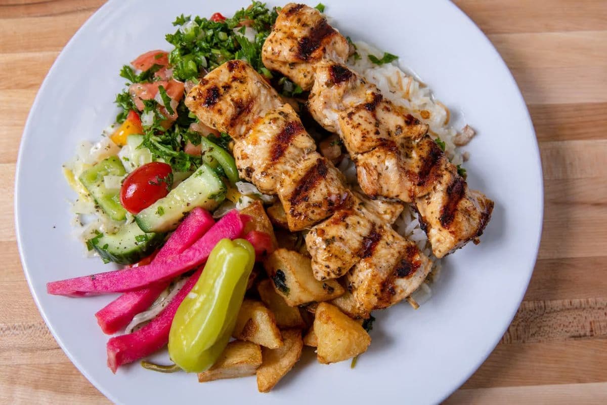 Assiette brochette de poulet