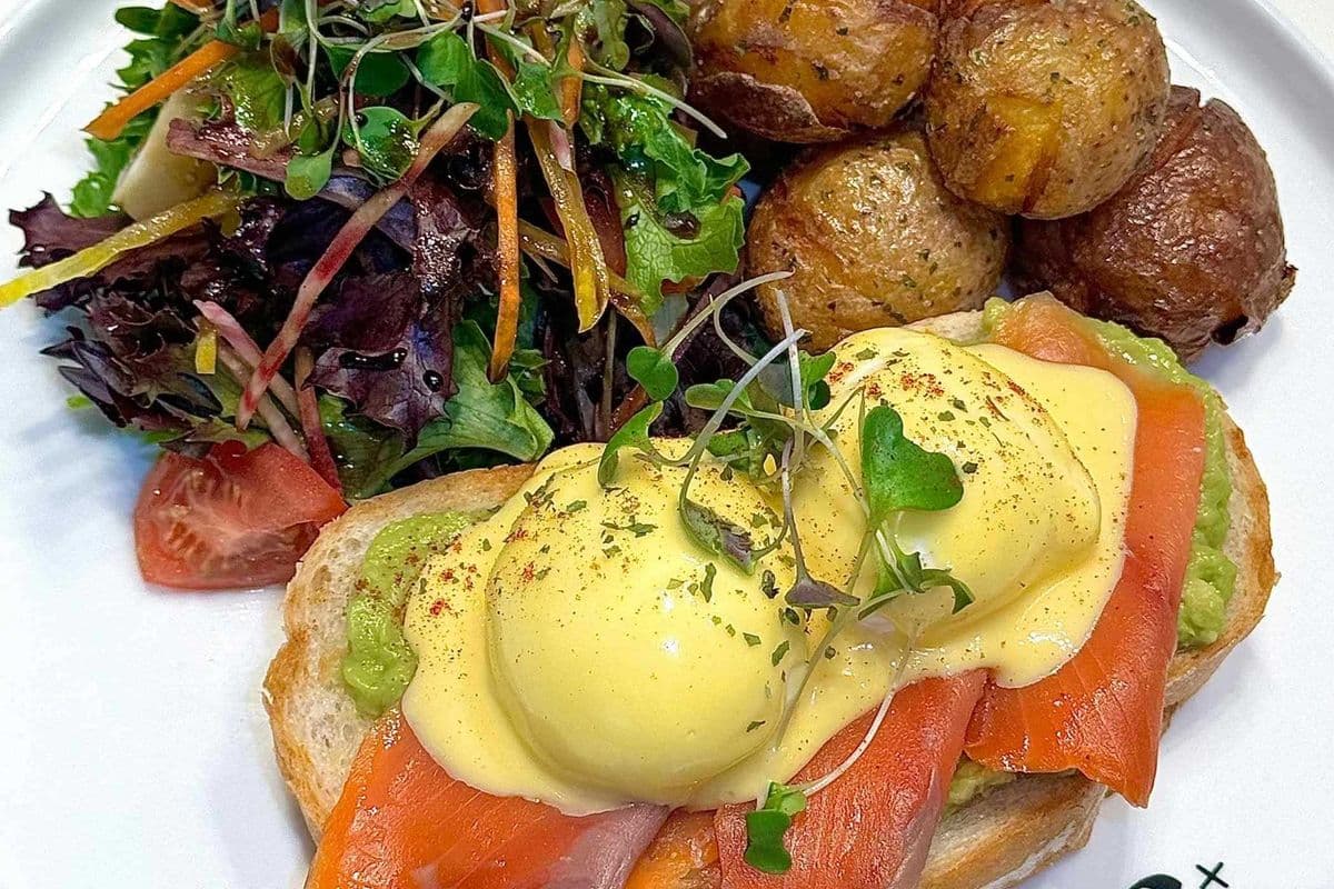 Smoked Salmon Benny